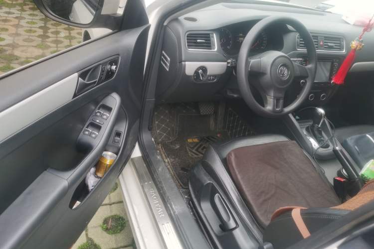 Used Volkswagen Sagitar 2012 1.6L Automatic Comfort Edition