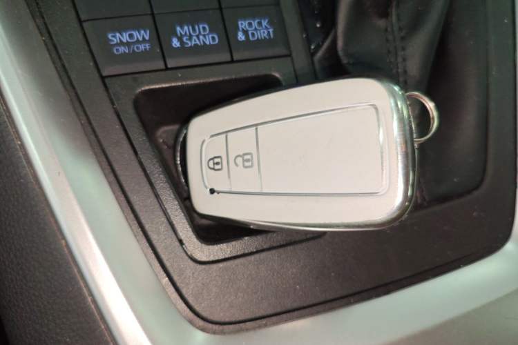 Used Toyota RAV4 2022 2.0L CVT 4x4 Style Plus Edition