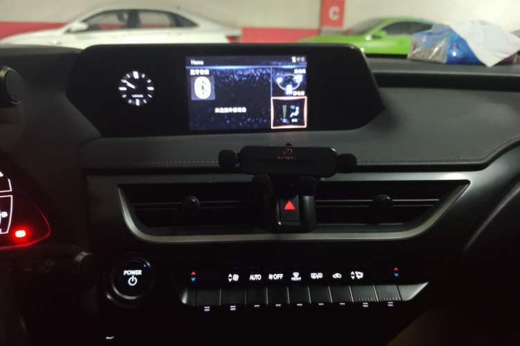 Used Lexus UX 2019 260h Explore-Cool Edition China V Standard Audio And AC Panel