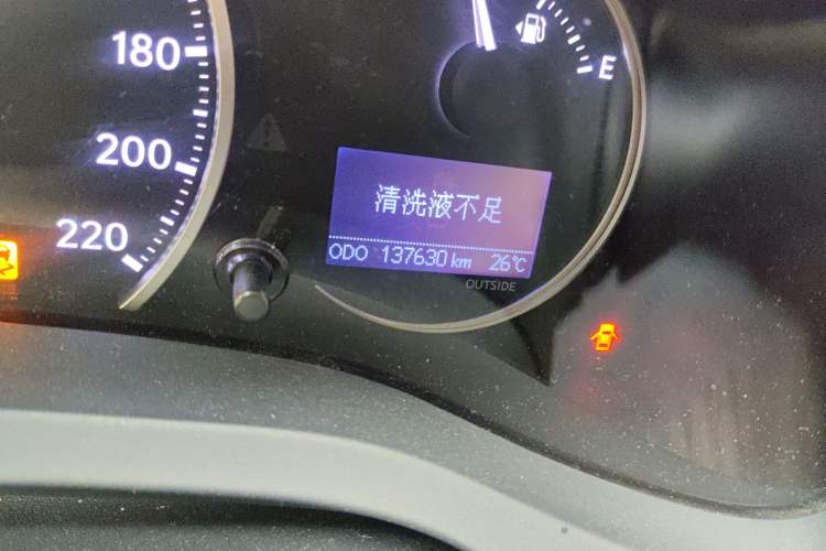 Used Lexus CT 2014 CT200h Elite Edition Monochrome Odometer Close Up