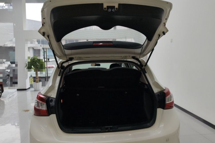 Used Nissan Tiida 2016 1.6L CVT Cool Dynamic Edition Trunk