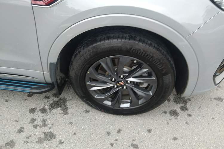 Used Hongqi HS5 2023 2.0T Qixiang Pro Edition Right Front Wheel Hub