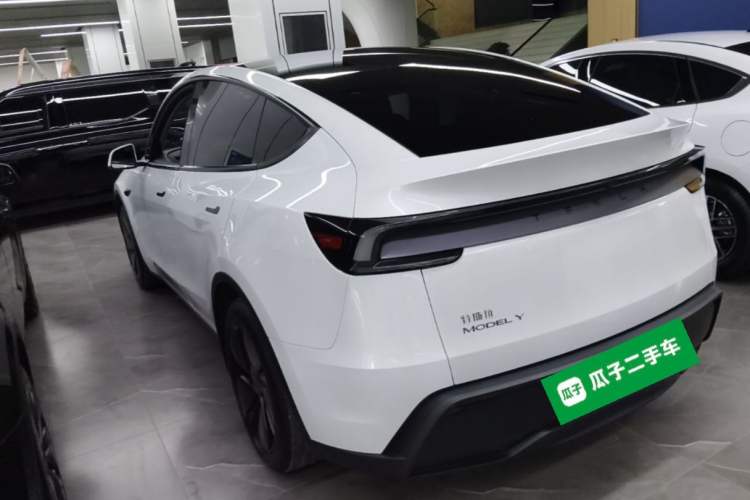Used Tesla Model Y 2025 Rear-Wheel-Drive Version
