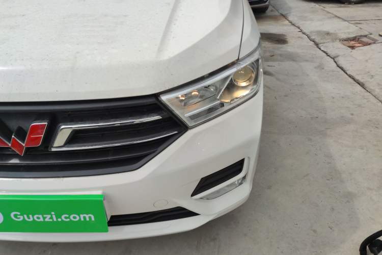 Used Wuling Hongguang 2021 1.5L Revised S Standard Version Hydraulic-Power-Assisted LAR Left Front Headlight