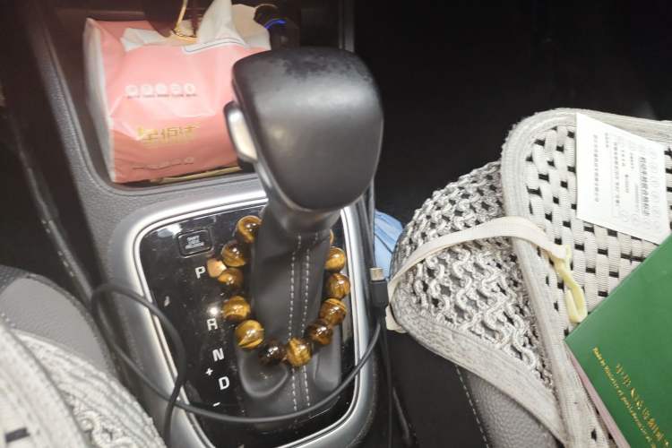 Used Kia kx1 Stonic 2019 1.4L Automatic Fun Edition China VI Gear Lever