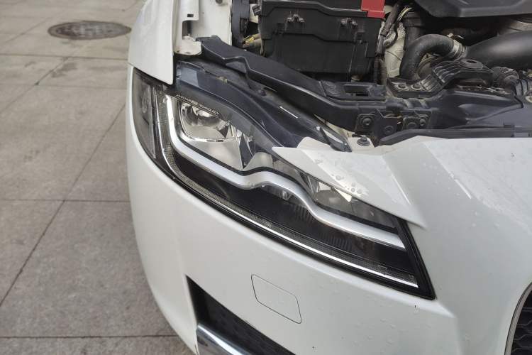 Used Jaguar XFL 2018 XFL 2.0T 250 PS Premium Edition
