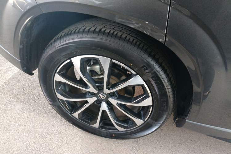 Used CHANGAN UNI-Z New Energy 2024 Blue Whale Smart Electric iDD 125km Excellence Model Exterior 5