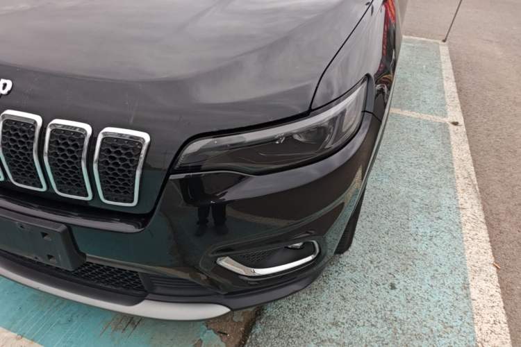 Used Jeep Cherokee 2019 2.0T Two-Wheel Drive Smart Enjoyment Version China V
