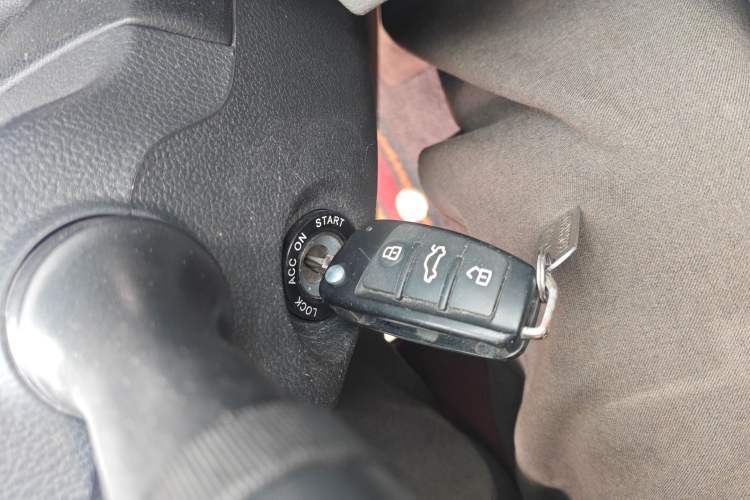 Used JAC Refine M4 2019 Business Series 2.0L Manual - China VI Standard
