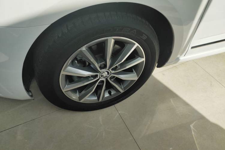 Used Skoda Octavia 2020 1.5L Automatic SmartDrive Luxury Edition Exterior 4