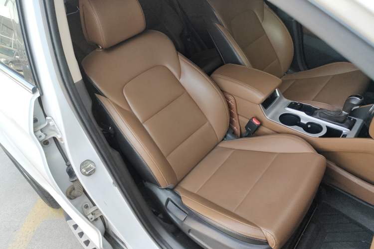 Used Hyundai Tucson 2015 1.6T Dual-Clutch Two-Wheel-Drive Smart Model Right Front Seat