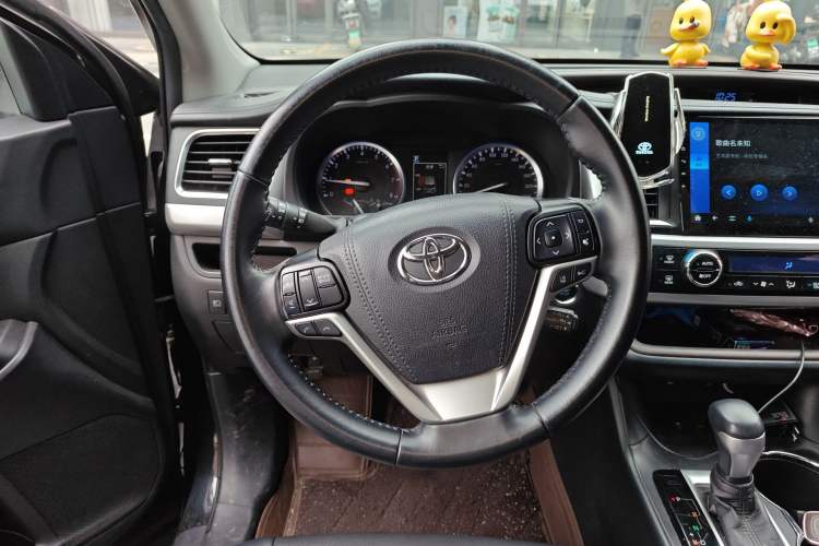 Used Toyota Highlander 2018 2.0T Four-Wheel Drive Luxury Version 7 Seats China VI Standard

