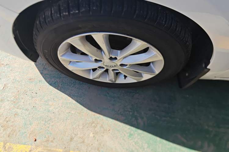 Used Kia K3 2016 1.6L Automatic with Sunroof
