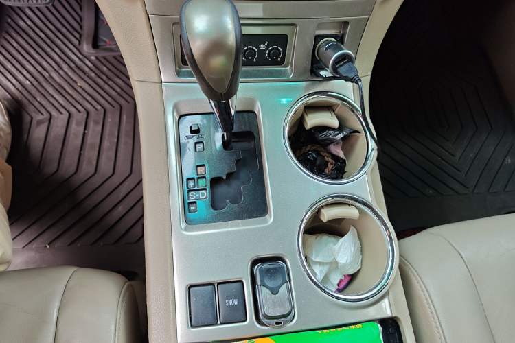 Used Toyota Highlander 2012 2.7L Two-Wheel Drive 7-Seater Luxury Edition