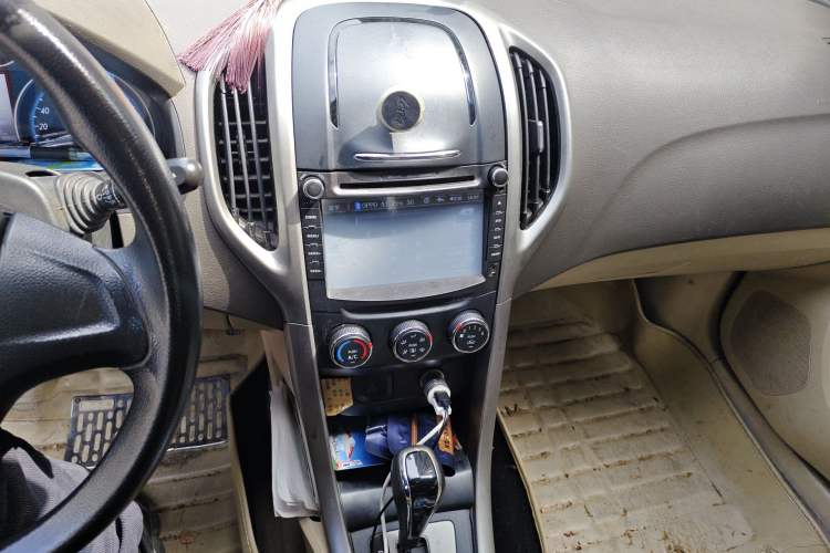 Used Baojun 630 2013 1.5L automatic comfort version
