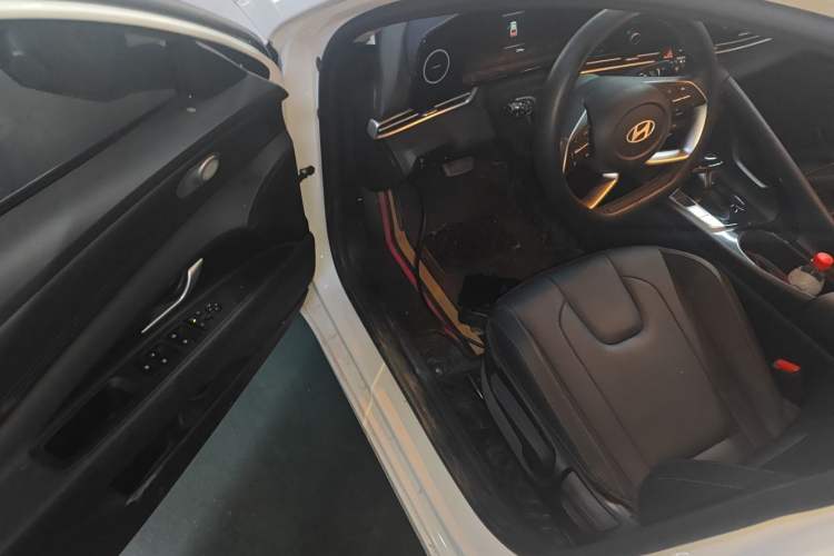 Used Hyundai Elantra 2023 1.5L CVT GLX Elite Edition Driver Seat