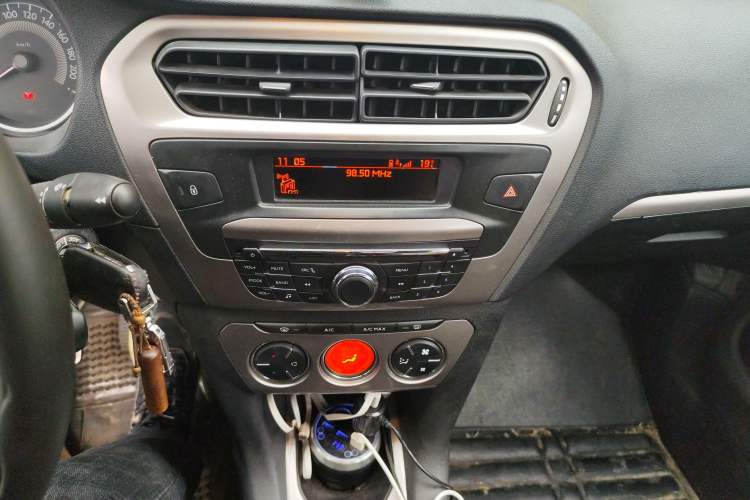 Used Peugeot 301 2014 1.6L Manual Luxury Edition
