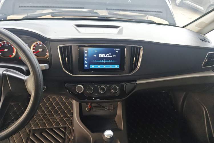 Used FORTHING Lingzhi 2023 M5L 1.6L Comfort Edition 7-Seater
