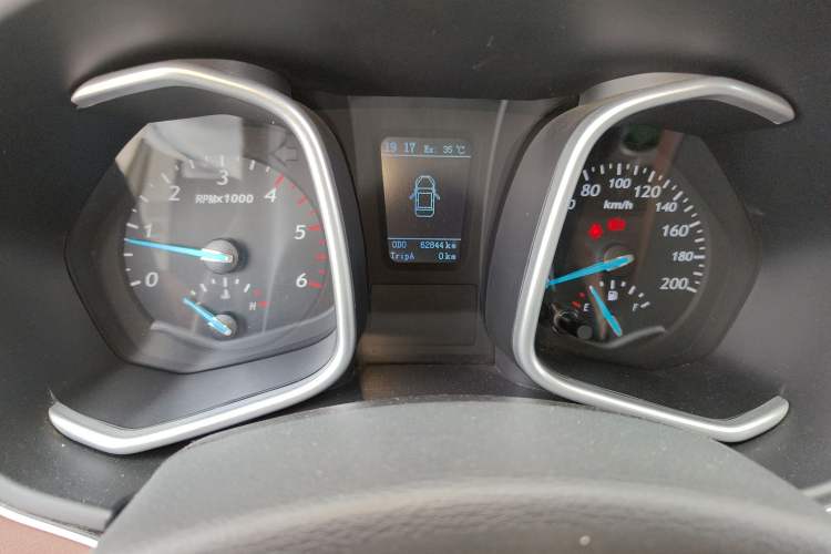 Used Zxauto Terralord 2018 2.5T Diesel Business Edition Two-Wheel Drive Comfort Configuration Standard Double Cabin SD4V25R-100
