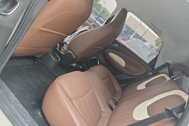 Used Wuling Bingo 2024 333 km Enjoyment Version Left Rear Seat