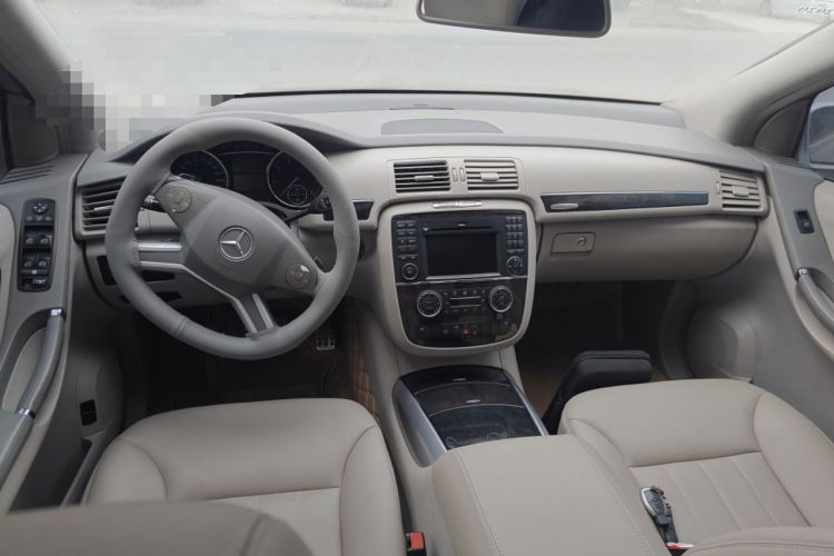 Used Mercedes-Benz R-Class 2010 R 350 L 4MATIC Grand Edition