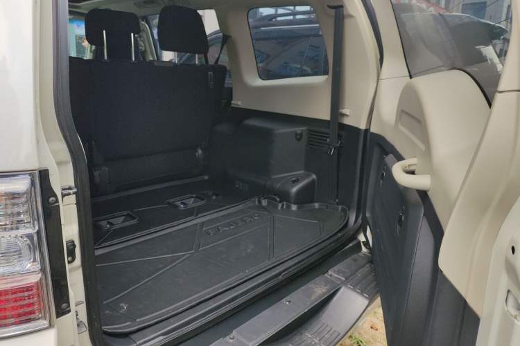 Used Mitsubishi Pajero 2020 3.0L Automatic Standard Edition Trunk