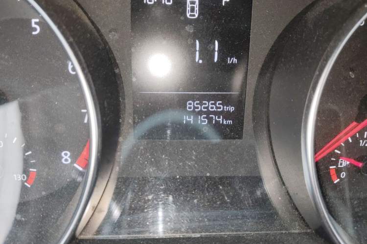 Used Volkswagen Golf Sportsvan 2016 1.6L Automatic Comfort Model Odometer Close Up