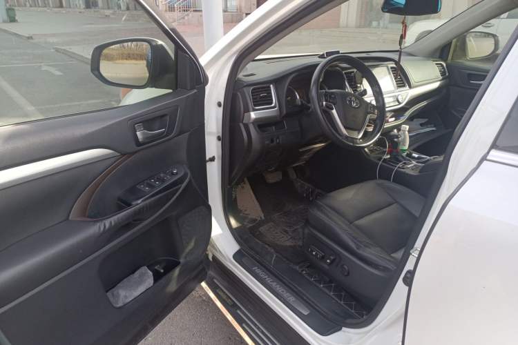 Used Toyota Highlander 2017 2.0T Four-Wheel Drive Luxury Edition 7 Seats