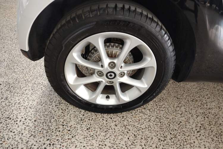 Used smart fortwo 2015 1.0L 52 kW hardtop Dynamic version
