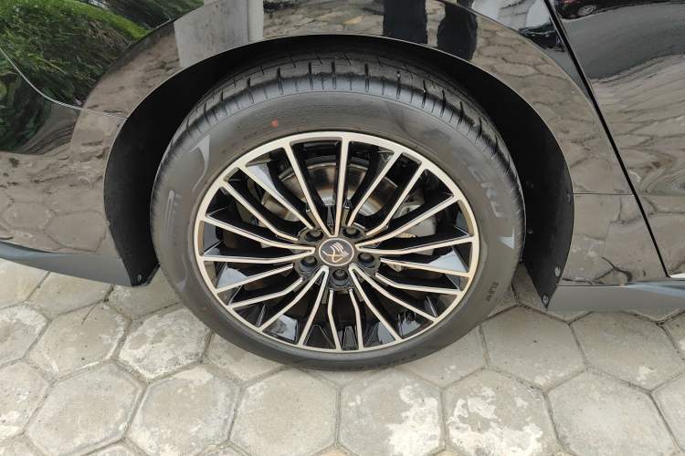 Used BYD Han 2025 DM-i Intelligent Driving Edition 125KM LiDAR Flagship Model Exterior 5