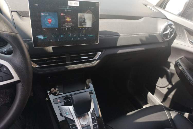 Used BYD Yuan New Energy 2019 EV535 Smart Connect Trendsetting Model
