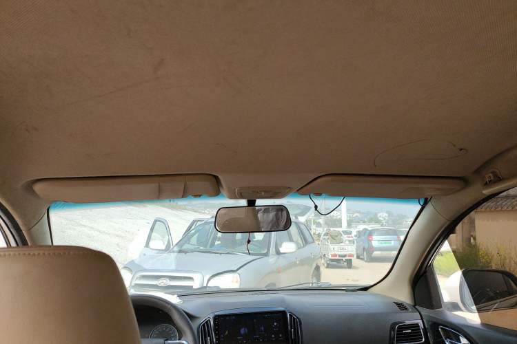 Used Baojun 730 2014 1.8L manual Comfort trim 7-seater Headliner