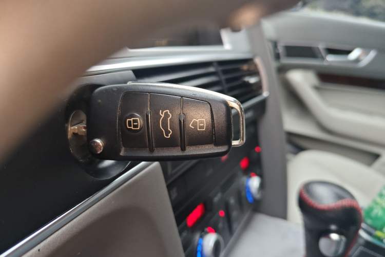 Used Audi A6L 2011 2.0 TFSI automatic Comfort trim