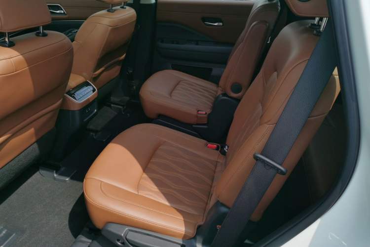 Used Nissan Pathfinder 2024 380 VC-TURBO Four-Wheel Drive Prestige Edition 6 Seats Left Rear Seat