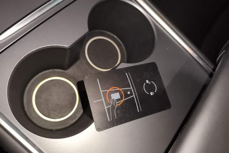 Used Tesla Model Y 2021 Long-Range All-Wheel-Drive Version
