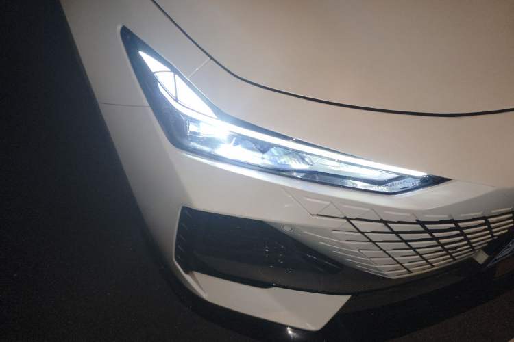 Used Changan UNI-V 2023 1.5T Sport Edition