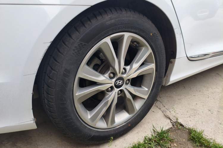 Used Hyundai Sonata 2014 2.4L Automatic Leading Edition China V Standard Exterior 5