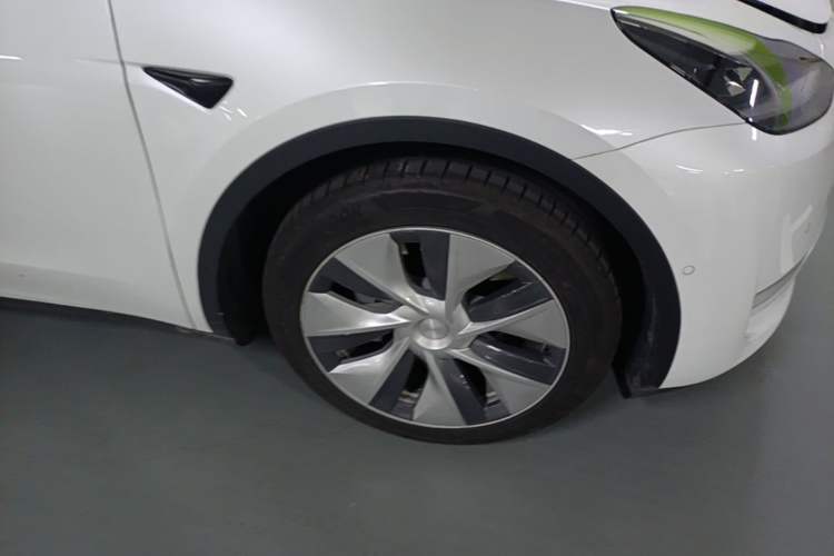 Used Tesla Model Y 2021 Long-Range All-Wheel-Drive Version