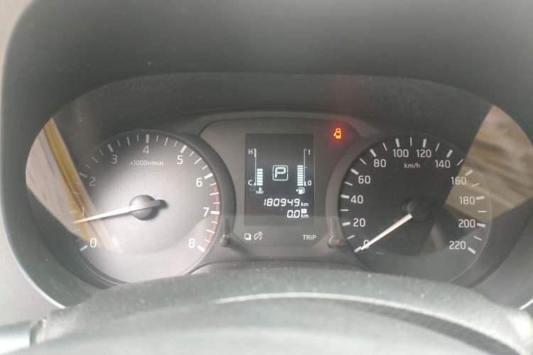 Used Nissan Navara 2017 2.5L Automatic 2WD Luxury Edition QR25