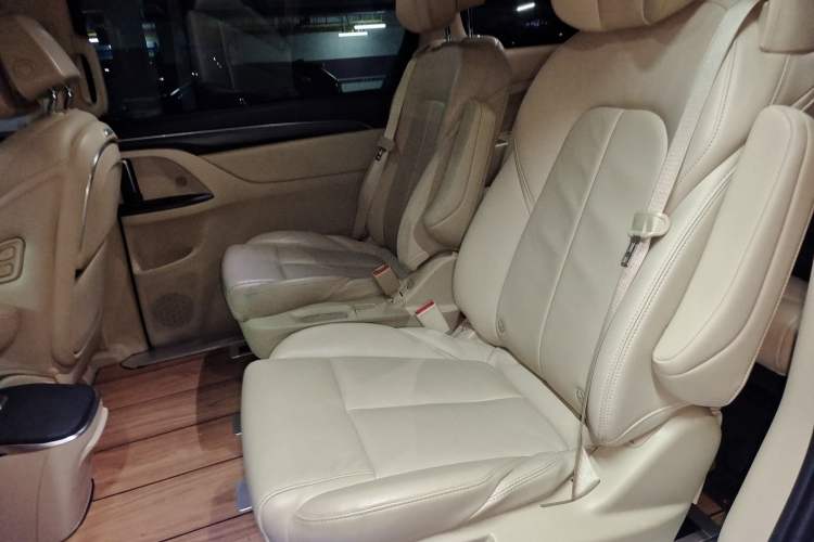 Used Buick GL8 2023 ES Lu Zun Deluxe Model Left Rear Seat