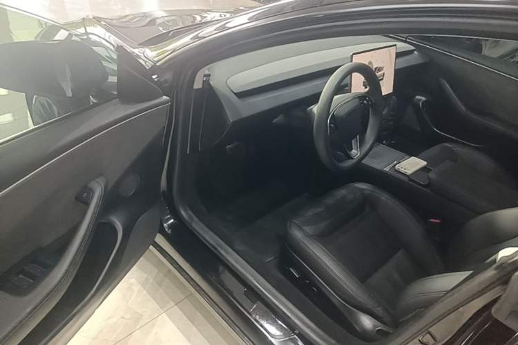 Used Tesla Model 3 2023 Long-Range All-Wheel-Drive Version