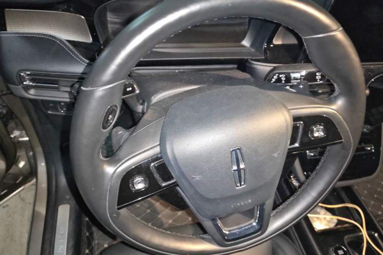 Used Lincoln Corsair 2022 2.0T Two-Wheel Drive Luxury Edition Steering Wheel