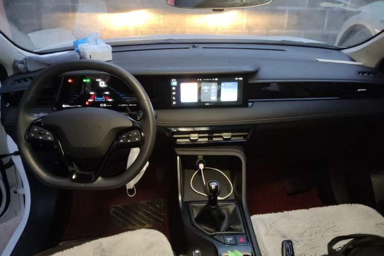 Used Roewe i5 2023 1.5L Manual Comfort Edition
