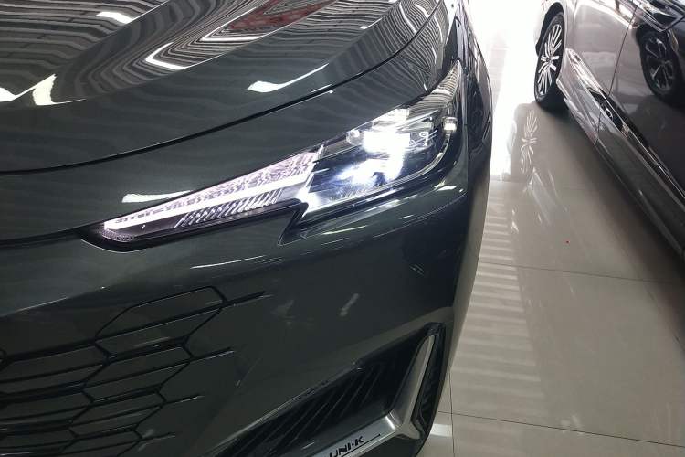 Used CHANGAN UNI-K iDD 2022 Blue Whale iDD 130km 1.5T Excellence Model