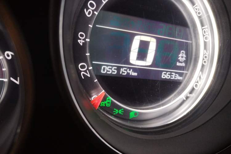 Used Citroen C4L 2016 1.6T Automatic Elite Model Odometer Close Up