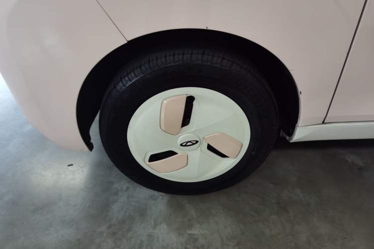 Used Chery QQ Ice Cream 2022 120km Conical Shape Lithium Iron Phosphate Left Front Wheel Hub
