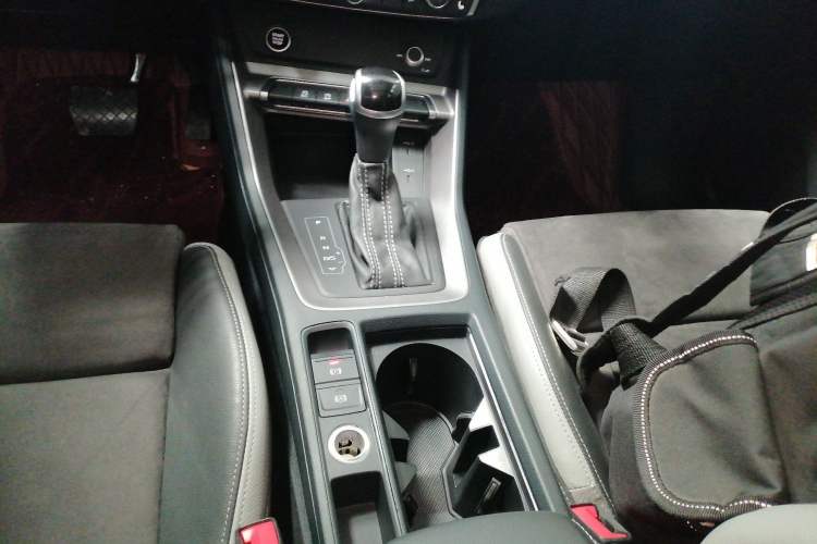 Used Audi Q3 2022 35 TFSI Fashion Dynamic Model Gear Lever