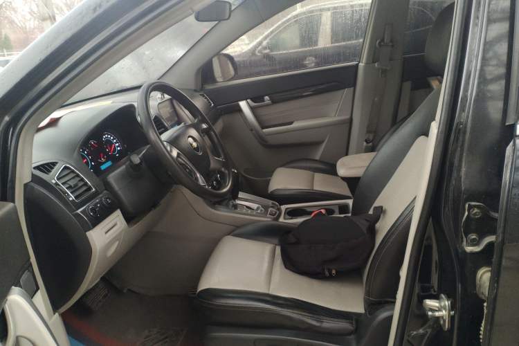 Used Chevrolet Captiva 2012 2.4L 4x4 Luxury Edition 5 Seats Left Front Seat