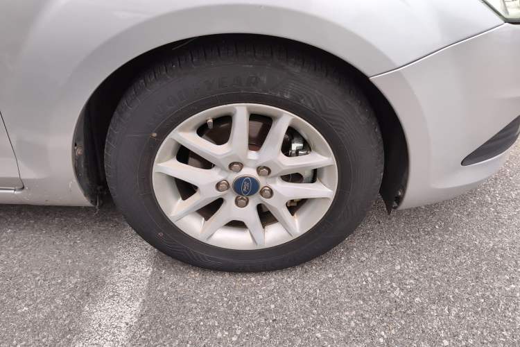 Used Ford Focus 2011 Sedan 1.8L Manual Comfort Model