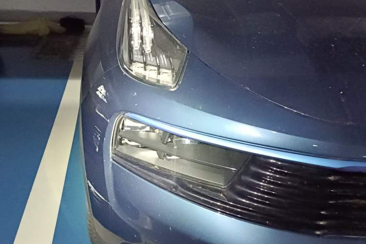 Used Lynk & Co 01 2017 2.0T Two-Wheel Drive Zhaopu Version Right Front Headlight